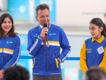 Pablo Lemus, gobernador del Estado, indicó que la construcción del Polideportivo de Puerto Vallarta es con la firme intención de facilitarles a los deportistas una mejor preparación. EL INFORMADOR / A. Navarro