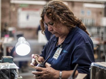 La discusión por la jornada de 40 horas se da en un contexto de inversión deprimida en México. EL INFORMADOR/ARCHIVO