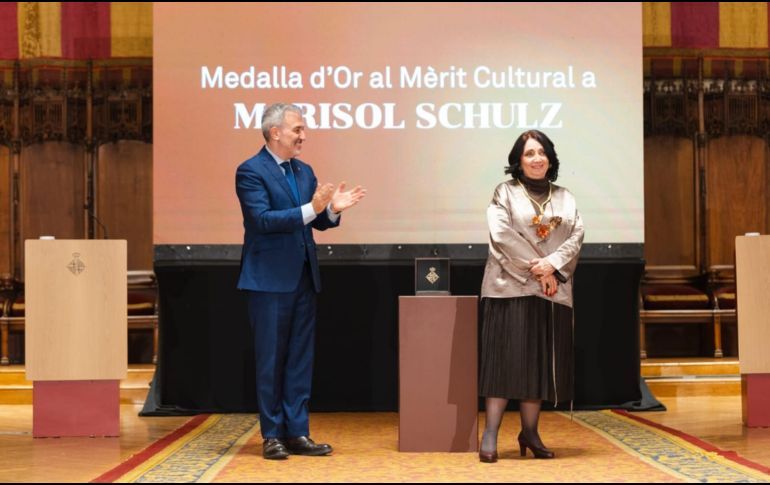 Marisol Schulz fue distinguida con la Medalla de Oro al Mérito Cultural de Barcelona por su trayectoria editorial. CORTESÍA