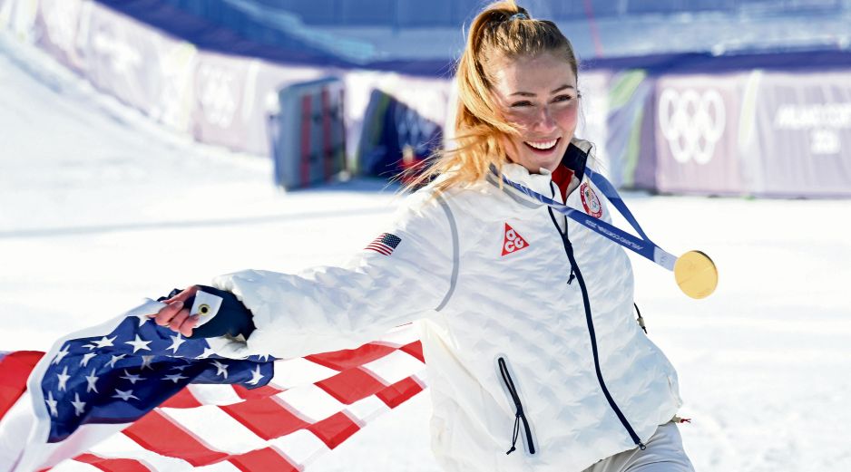 Mikaela Shiffrin conquistó el tercer oro olímpico de su carrera. EFE
