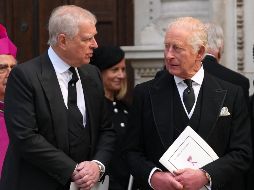 El entonces príncipe Andrés de Inglaterra y el rey Carlos III durante el funeral de la duquesa de Kent, el 16 de septiembre de 2025. AP/J. Chan