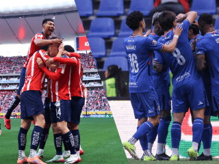 En la Liguilla del Apertura 2025, Cruz Azul eliminó al Guadalajara en Cuartos de Final con marcador global de 3-2. Imago7 / ARCHIVO