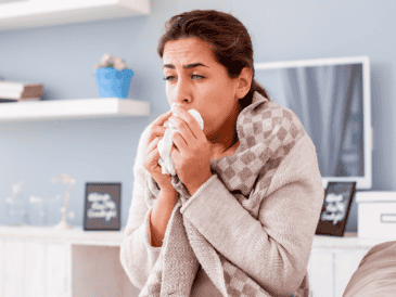 Uno de los motivos más comunes de la tos persistente es la inflamación que queda en los bronquios.  CANVA