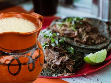 Este evento gastronómico está dedicado al pulque artesanal y la barbacoa tradicional, con la participación de cocineros, productores y expositores locales, así como invitados de otras alcaldías y estados del país. ESPECIAL / CANVA