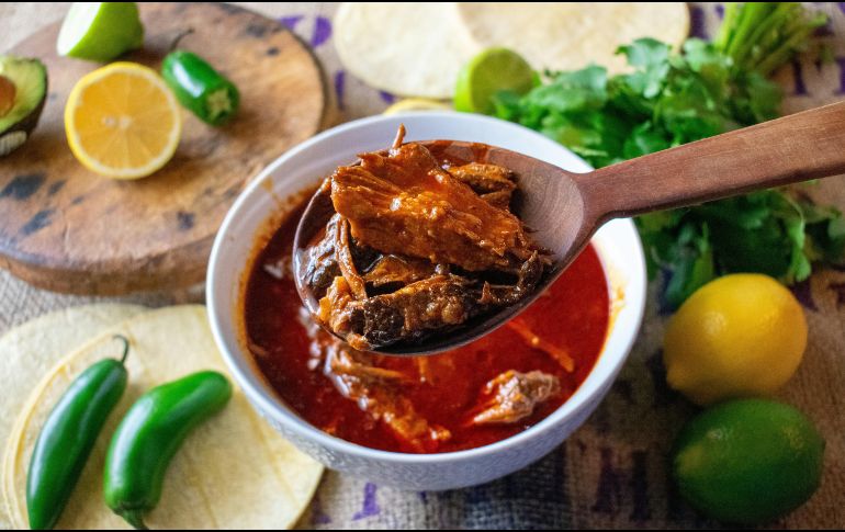 La birria sin duda alguna es uno de los platillos preferidos de la cocina mexicana. UNSPLASH / K. TODD