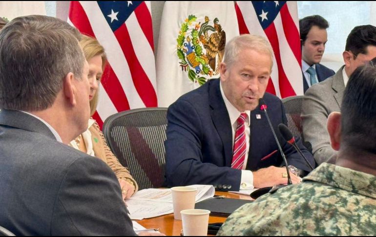 Ronald Jhonson se sumó al reconocimiento de las autoridades mexicanas que participaron en el operativo que derivó en la muerte de Nemesio Oseguera. X/ @USAmbMex