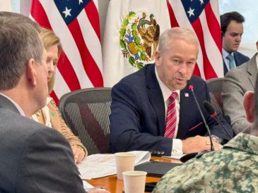 Ronald Jhonson se sumó al reconocimiento de las autoridades mexicanas que participaron en el operativo que derivó en la muerte de Nemesio Oseguera. X/ @USAmbMex