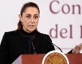 La presidenta de México, Claudia Sheinbaum, habla en una rueda de prensa este lunes, en Palacio Nacional de Ciudad de México. EFE/ J. Méndez