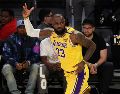 A lo largo de estos 23 años en la liga, la media de puntos por noche de LeBron está en 27, siendo su peor temporada la de novato. EFE / ARCHIVO