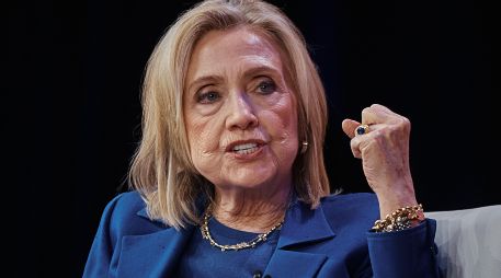 La exsecretaria de Estado aseguró no tener vínculo alguno con el delincuente sexual. AP/ARCHIVO