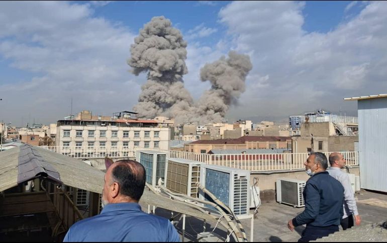 Explosión en Teherán. Además de la capital iraní, Israel ha golpeado otras ciudades, como Tabriz e Isfahán. AP