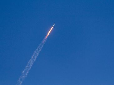 El Comando Central de Estados Unidos ha informado en X de que una corbeta iraní de clase Jamaran fue atacada por fuerzas estadounidenses durante el inicio de la Operación Furia Épica y que el buque se hunde actualmente en el Golfo de Omán. Unsplash