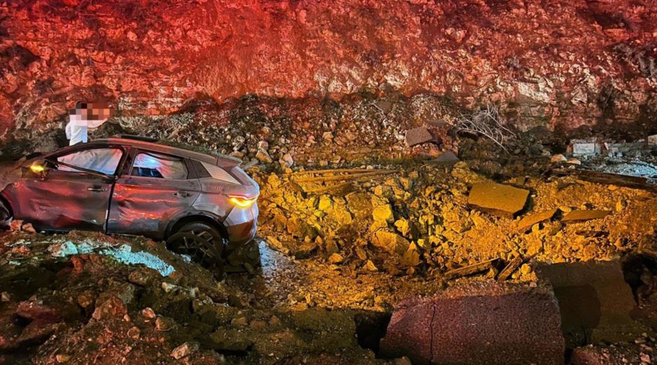 Varias personas resultaron heridas la noche de este domingo tras caer un misil en una carretera en el área de Jerusalén, donde la Policía reportó impactos de fragmentos caídos en la zona. EFE / United Hatzalah