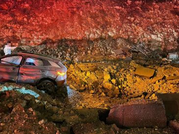 Varias personas resultaron heridas la noche de este domingo tras caer un misil en una carretera en el área de Jerusalén, donde la Policía reportó impactos de fragmentos caídos en la zona. EFE / United Hatzalah