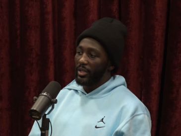 Crawford matizó su análisis al subrayar la dimensión de los logros del tapatío. YouTube/ @joerogan.