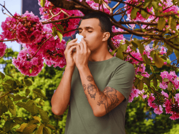 Una de las expresiones más comunes de la alergia en primavera es la rinitis alérgica o fiebre del heno, que se caracteriza por la presencia de estornudos, comezón, prurito óptico y en la garganta, nariz o boca. EL INFORMADOR / ARCHIVO / ESPECIAL / CANVA