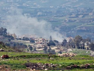 Fotografía de un ataque israelí en Líbano, uno de los países de donde mexicanos han sido evacuados. EFE/EPA/A. Safadi