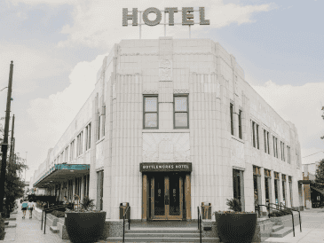 Los hoteles de la CDMX reconocen en la FIFA un gran aliado para el desarrollo turístico de la ciudad, gracias a la magnitud del evento. CANVA