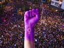 El 8M trasciende celebraciones y se convierte en un llamado a la reflexión sobre la lucha por la igualdad de género y los derechos de las mujeres.