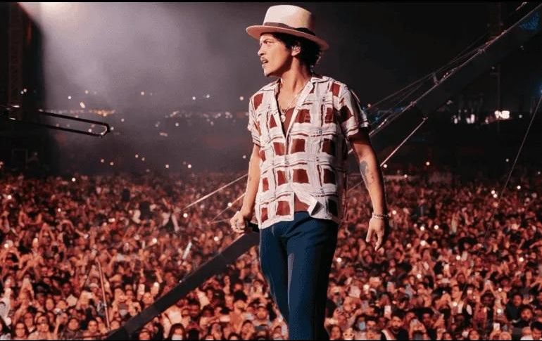La gira mundial del cantante esta basada en su nuevo material discográfico, el cual fue lanzado el pasado 27 de febrero. X/ @BrunoMars