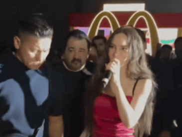 Belinda agradeció por haber sido invitada al festejo de XV y dedicó unas palabras a la cumpleañeraTIKTOK / @daiiana2314