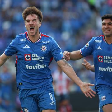 Cruz Azul se mantuvo como líder del torneo luego de imponerse con autoridad 3-0 a Atlético San Luis. IMAGO7.
