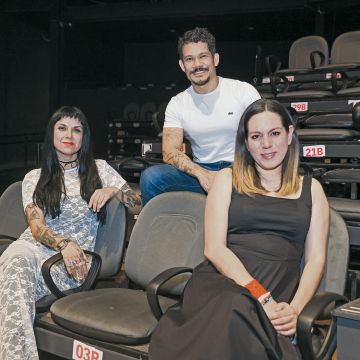 De izquierda a derecha: Abigail Vázquez (encargada de LARVA); Carlos González (director de Cultura Guadalajara); y Edith Castillo (encargada del Teatro Jaime Torres Bodet). EL INFORMADOR/ J. Acosta