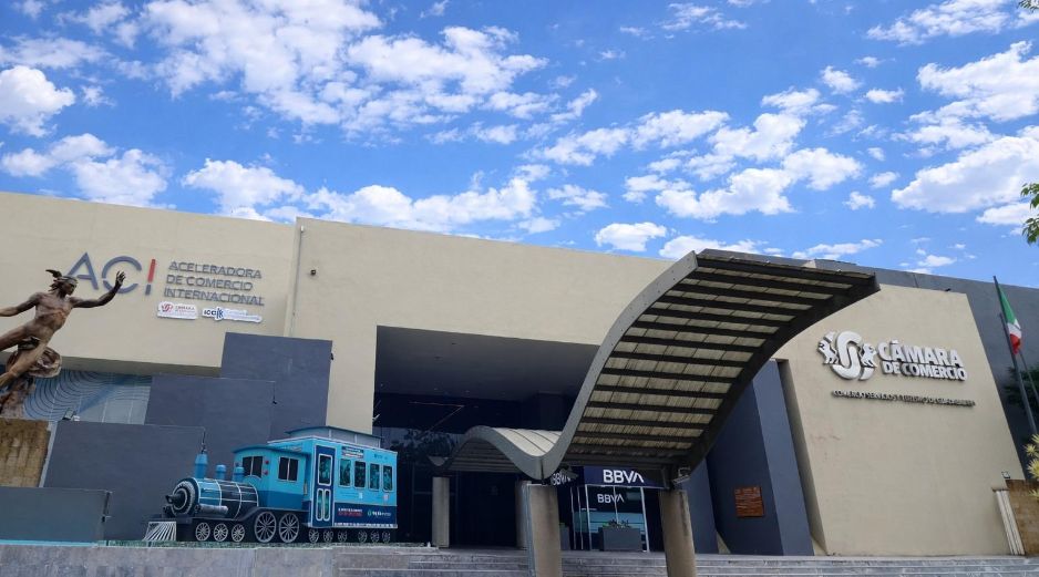 La iniciativa plantea también que la reducción de horas no implicará disminución de salarios ni prestaciones. ESPECIAL