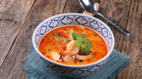 En diversas zonas costeras de México, el caldo de camarón forma parte esencial de la gastronomía local. CANVA