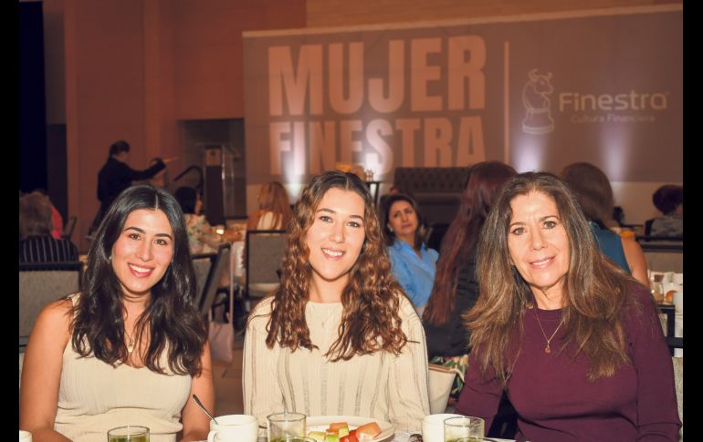 Claudia Gutiérrez, Margarita González y Margarita Gutiérrez. GENTE BIEN JALISCO / M. Rached
