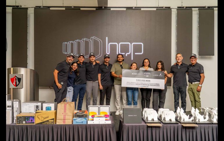 Entrega de cheque a donar por socios kiva. GENTE BIEN JALISCO / Revista del 13 de marzo 2026