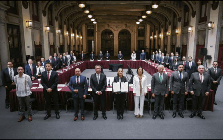 Sheinbaum aseguró que esta medida busca proteger la economía de las familias mexicanas en medio del conflicto que se mantiene en Medio Oriente. X / @Claudiashein