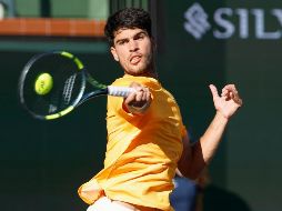 Alcaraz  mantiene un inicio de temporada perfecto (15-0), tras haber ganado el US Open y el torneo ATP 500 de Doha. EFE/J. Mabanglo
