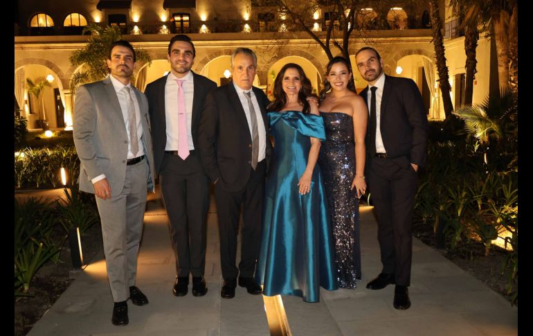 Daniel Aceves, Juan Pablo, Jaime , Ana Gabriela Flores, Karla Cruz y Rodrigo Aceves. GENTE BIEN JALISCO / E. Escamilla