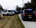 En los minutos posteriores al ataque, se podía ver humo saliendo en grandes bocanadas de la sinagoga, que también alberga un centro de primera infancia. EFE/S. JARRIS