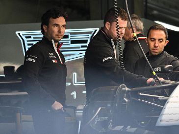 El motor del auto de Checo Pérez falló y el mexicano no pudo competir. AFP/J. Gao