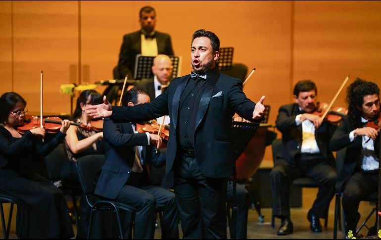 El barítono Carlos López, interpretó la célebre “Canción del Toreador”. EL INFORMADOR/ J. Acosta