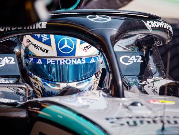 George Russell . Los Mercedes muestran un gran dominio en este inicio de temporada. EFE/A. Plavevski