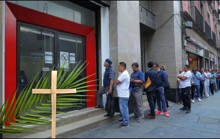 Las sucursales bancarias suspenderán operaciones durante Jueves y Viernes Santo de 2026. ESPECIAL / NTX y CANVA