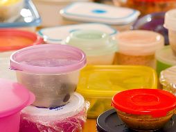 No todos los envases de plástico son aptos para microondas, por lo que es importante verificar los símbolos o indicaciones del fabricante. PIXABAY