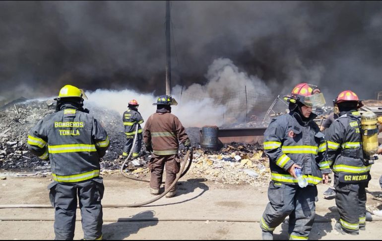 Autoridades municipales informaron que el incendio se encuentra confinado y sin riesgo de propagación. ESPECIAL
