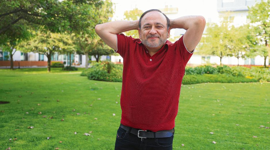 Lalo España interpreta al tío Rubén en “Más tequila”, un personaje que conecta a la protagonista con sus raíces familiares y emocionales en Arandas, Jalisco. EL INFORMADOR/J. Acosta