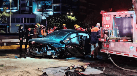 Además de la mujer que perdió la vida en el sitio, también resultaron lesionados el conductor y una joven más. CORTESÍA/M. Zaragoza