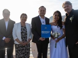 En el brindis oficial, el Presidente municipal reiteró sus mejores deseos para los nuevos matrimonios. AYUNTAMIENTO DE CHAPALA