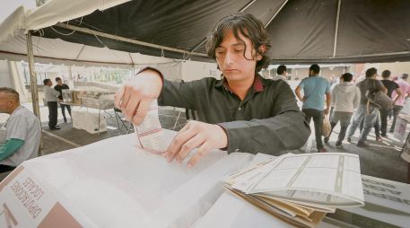La propuesta del Gobierno busca un ajuste al presupuesto del INE, así como menos recursos a los Congresos estatales y Ayuntamientos. EL INFORMADOR