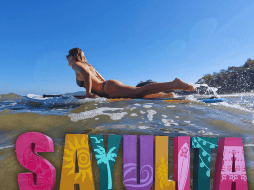 El surf en México tiene una referencia: Sayulita. Así es, esta playa en Nayarit es el destino predilecto de los surfistas nacionales y extranjeros. ESPECIAL / CANVA
