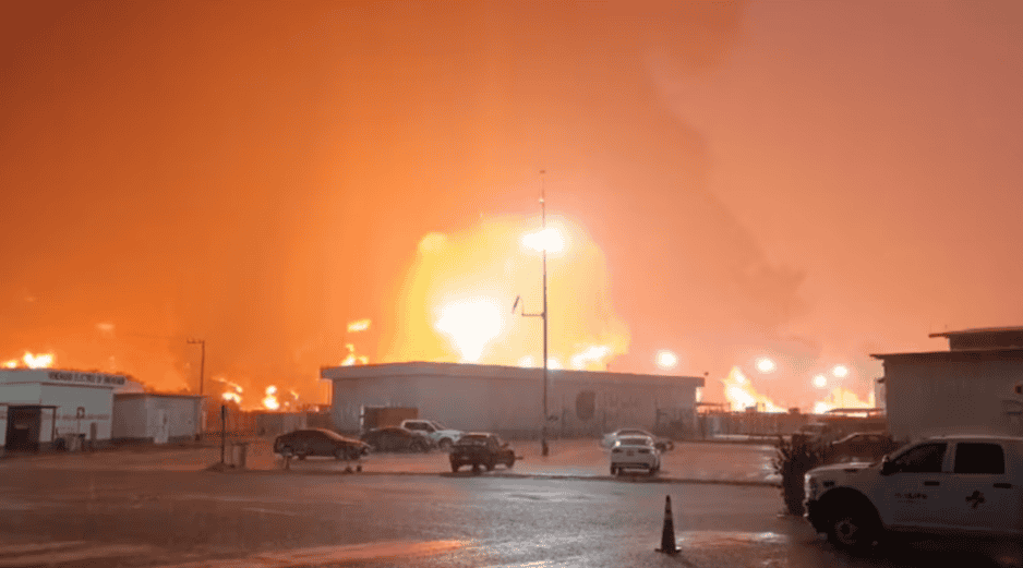 Un total de cinco personas murieron como resultado de un incendio y explosión que se registró alrededor de la barda perimetral. ESPECIAL.