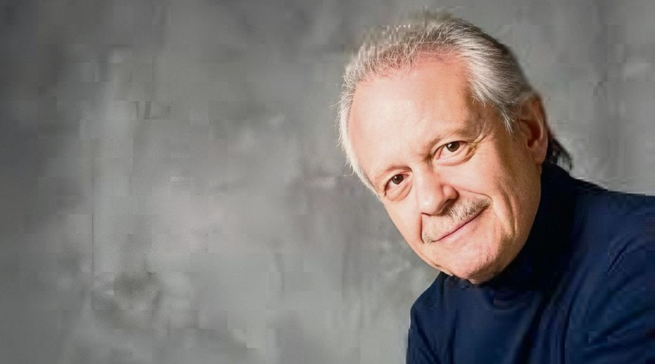 Jorge Mester conduce el programa con una lectura que privilegia la intensidad expresiva y el diálogo entre distintas épocas musicales. CORTESÍA