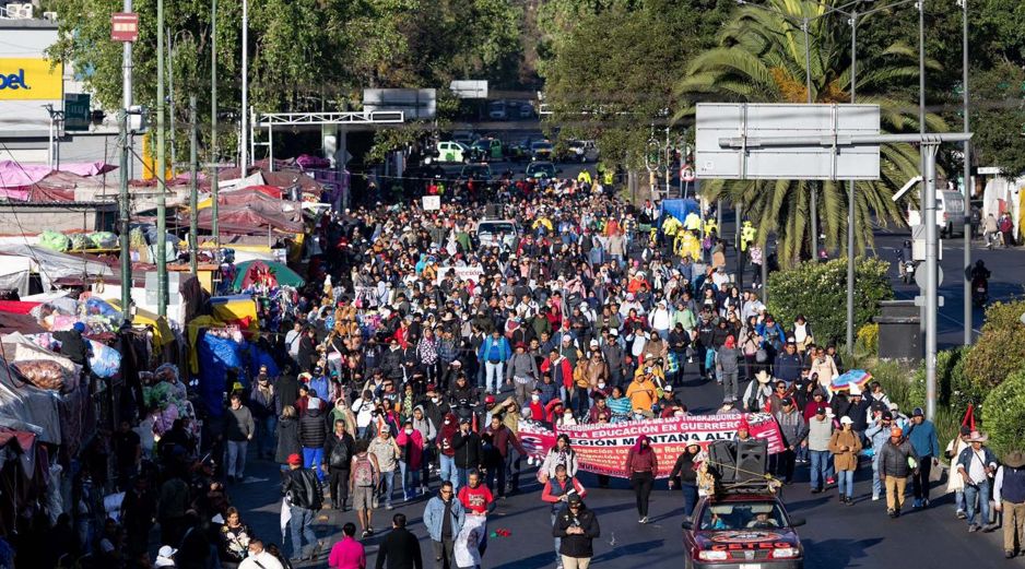 En la Ciudad de México, la CNTE prevé una marcha que iniciará a las 9:00 horas desde el Ángel de la Independencia, sobre Paseo de la Reforma, con destino al Zócalo capitalino. SUN/H. Salvador