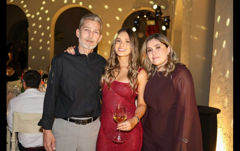 Luis Eduardo González, Michelle González y Analí Gutiérrez. GENTE BIEN JALISCO / T. Martínez